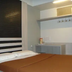 Lodge Mannars Residency, Mysore